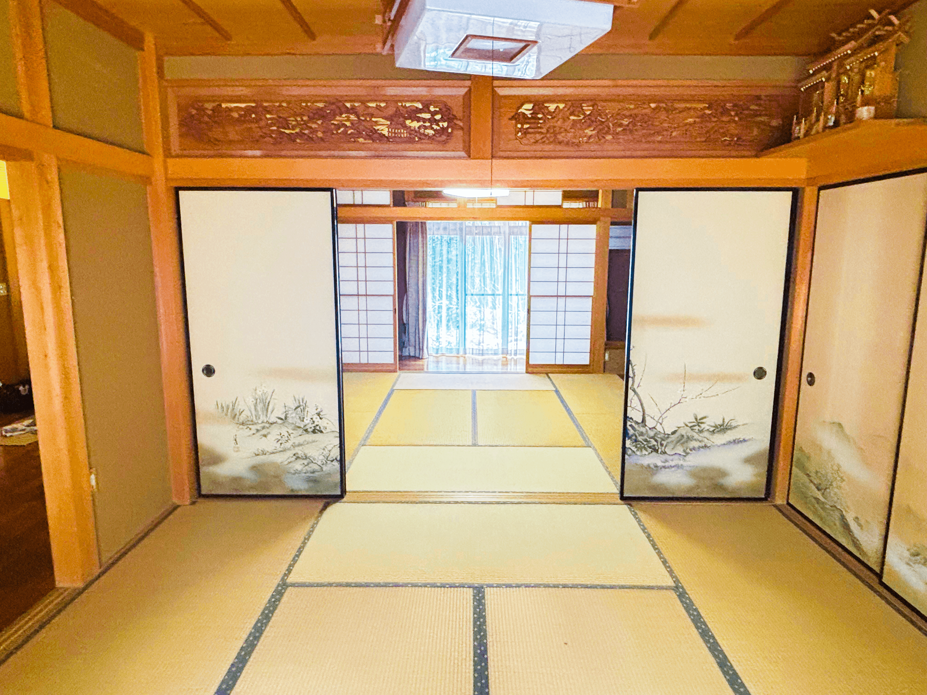 落ち着いた和室の空間